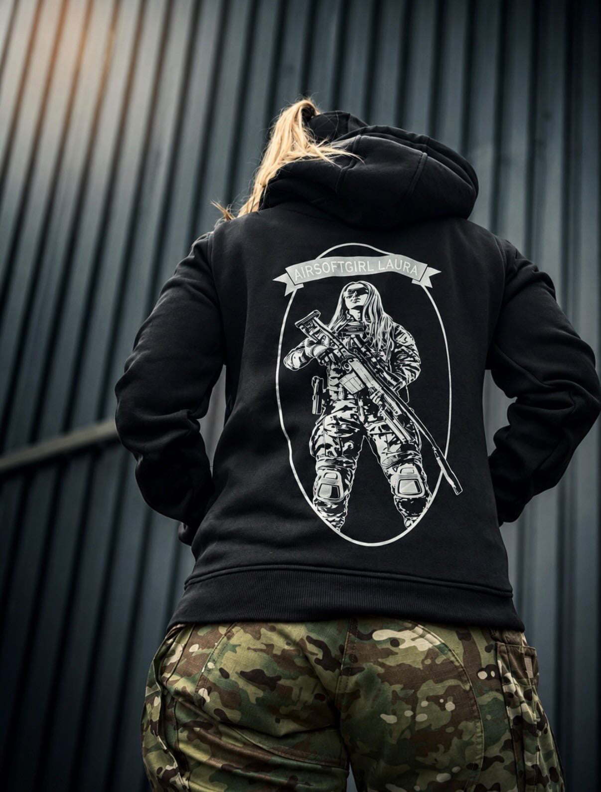 LIGHT HOODIE - AIRSOFTGIRL LAURA