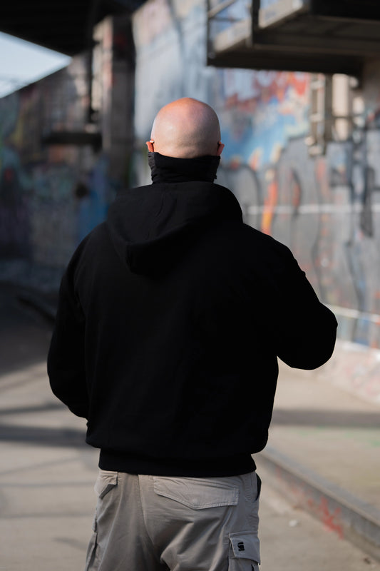 Rückansicht des Heavy Hoodie Shadow Line von Fast & Dirty Gear – schwarzer Oversize Hoodie ohne Motiv